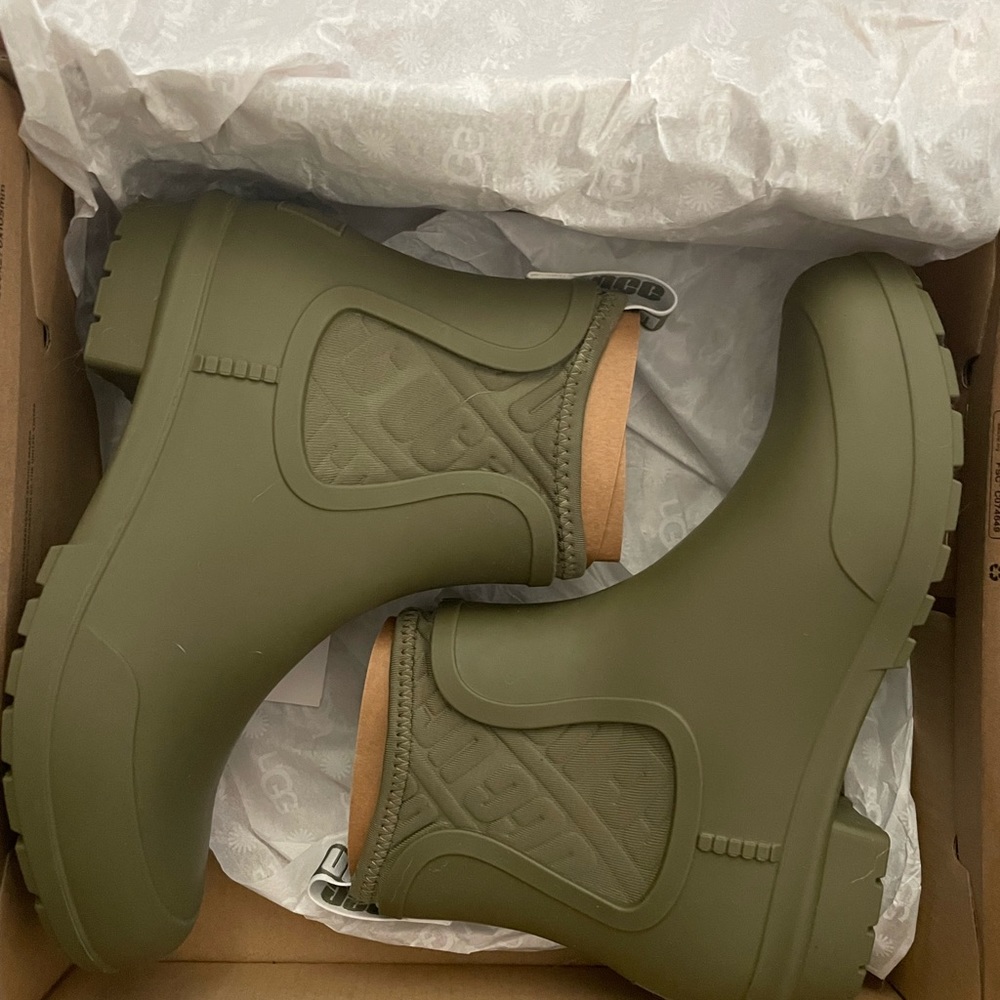 Olive Green Waterproof Chelsea Rain Boots for Women